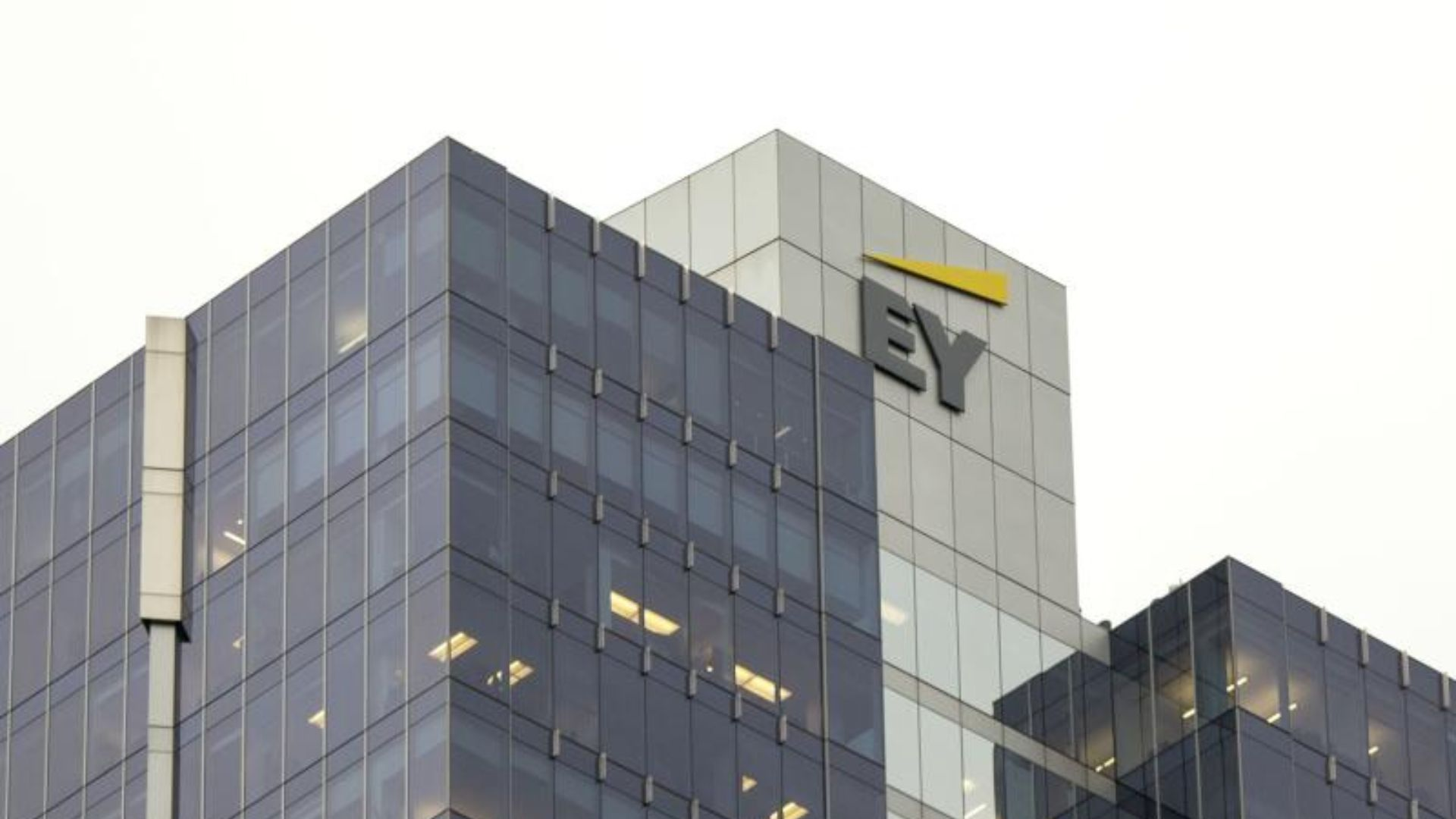 EY Recruitment Drive; Hiring Associate Analyst